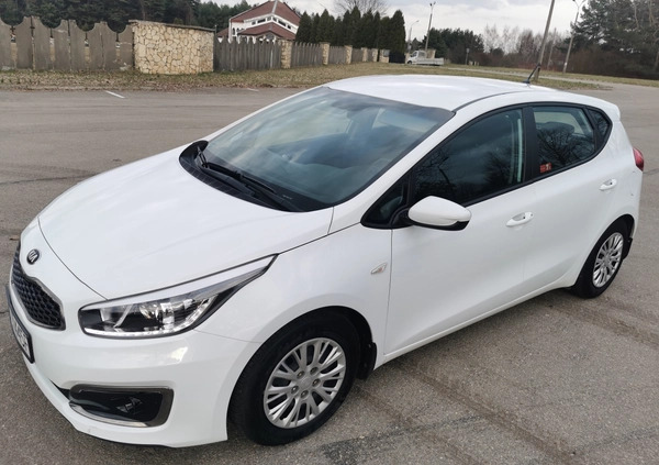 Kia Ceed cena 43999 przebieg: 71000, rok produkcji 2017 z Zawiercie małe 326